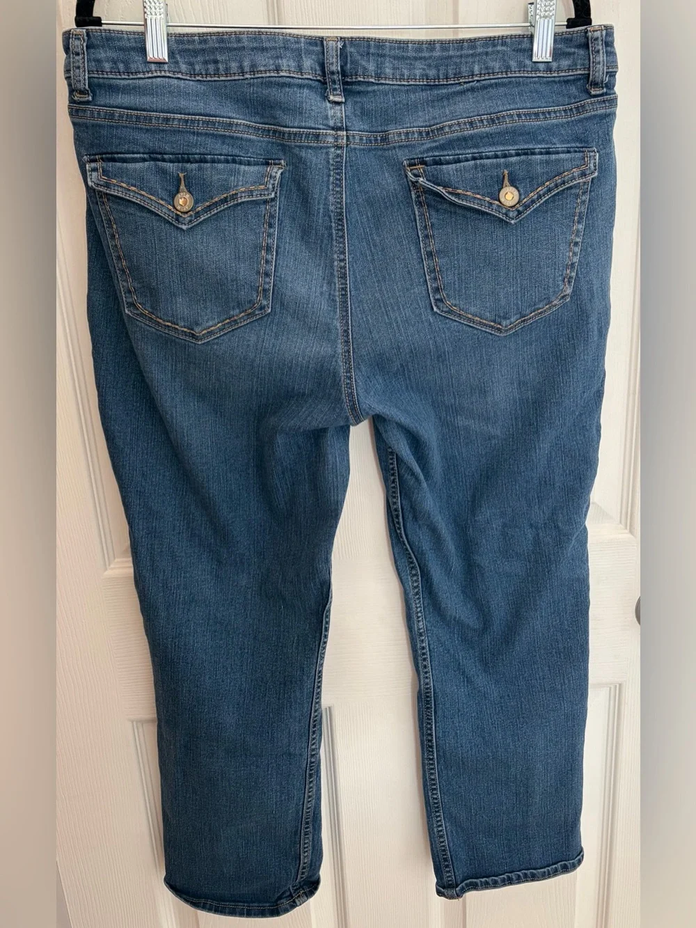 Jeans Capri’s Apt. 9 Distressed Women’s Size 14